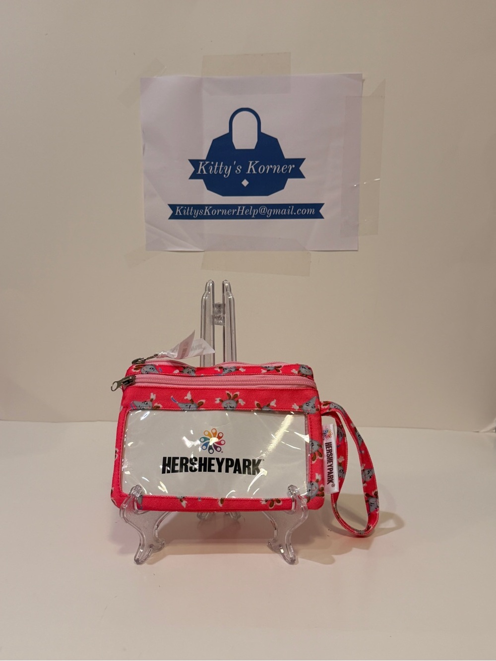 NWOT Hershey Park Lodge Wristlet KISS Wallet